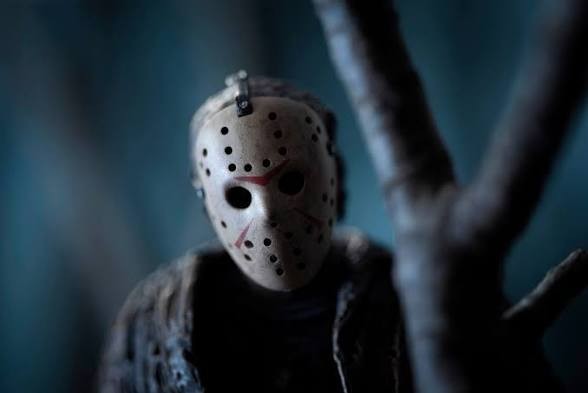 Давай помогу, а то одному тебе печально.