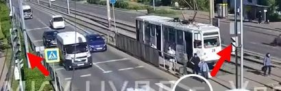 Не зря этот переход рядом с больницей обустроили