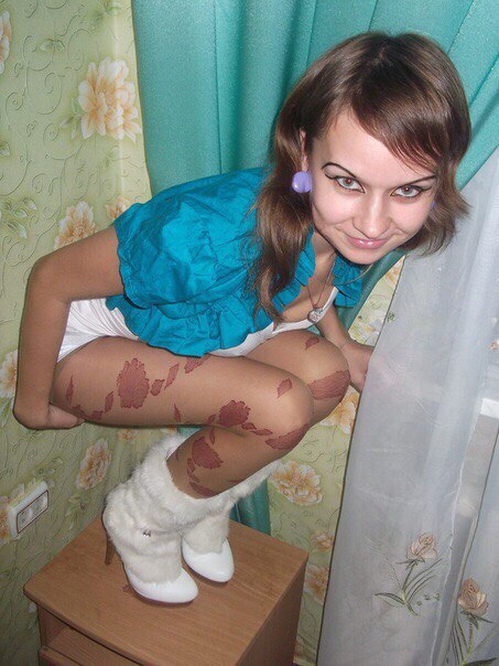 Дуры, хватит выёживаться перед фотиком