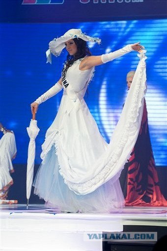 Показ национальных костюмов, «Мисс Вселенная-2008»