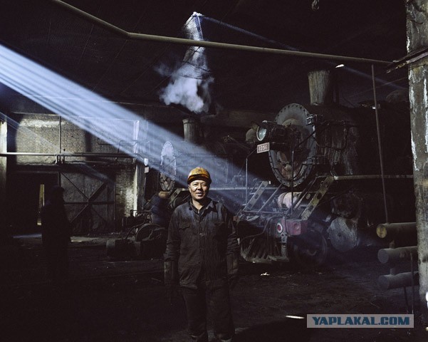 Один и тот же китайский машинист, разница в 26 лет