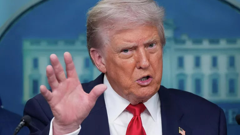 Если Иран не откроет Ормузский пролив в течение 48 часов, США уничтожат его электростанции