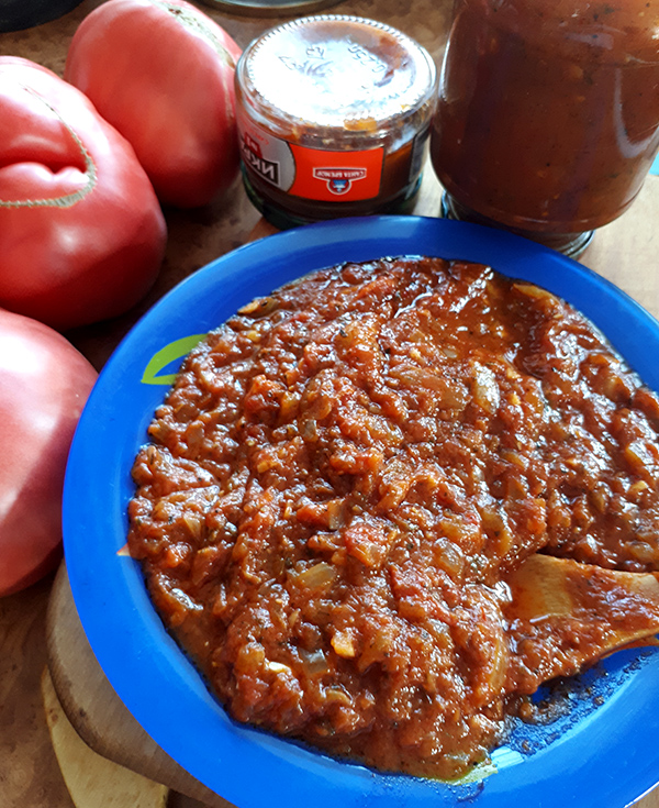 Пирог с соусом "маринара" и моцареллой