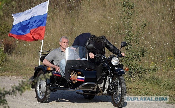 ГИБДД почему-то отказалась штрафовать Путина за езду на мотоцикле без шлема в Крыму