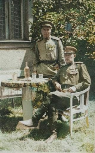 А давайте свой Бессмертный Полк сделаем? Я начинаю. Все таки канун Дня Победы