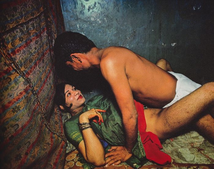 Ұйықтап жатқан әйелмен жыныстық қатынасты онлайн көру Арық қызыл шашты