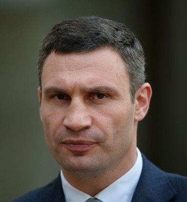 Должен ли мужчина содержать жену, взрослых детей и внуков