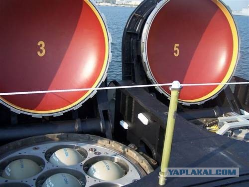 Самую большую в мире АПЛ "Дмитрий Донской" вывели из боевого состава ВМФ России. Лодку утилизируют.