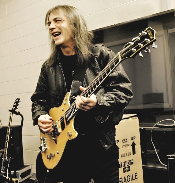 Музыка и музыканты: Malcolm Young