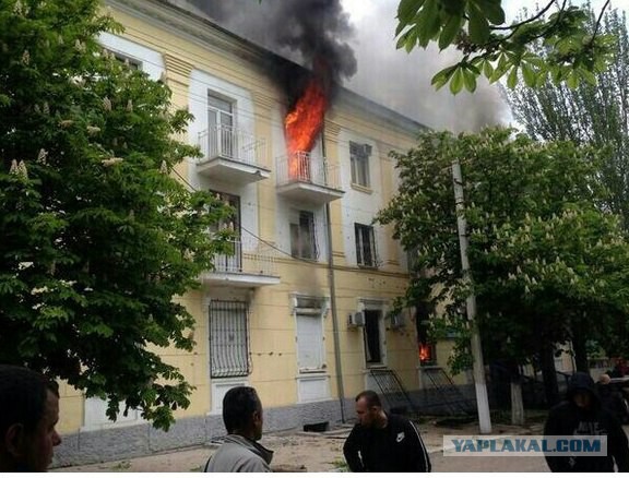 В Мариуполе стреляют! Есть раненые
