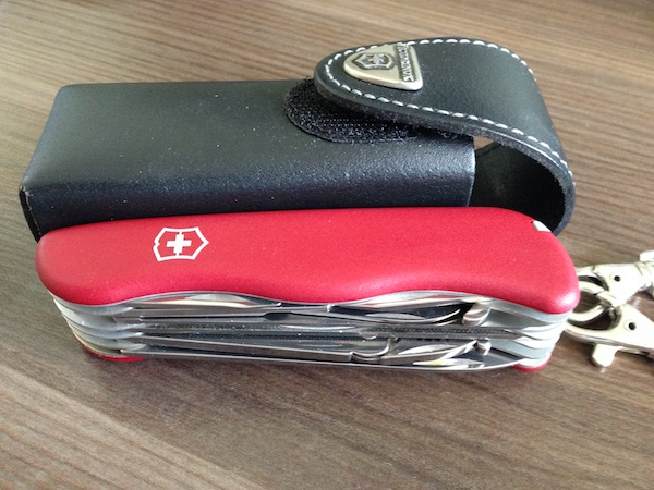 Нож Victorinox SwissChamp: что для чего