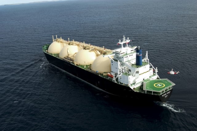 Иран захватил нефтяной танкер, направлявшийся в США, в Оманском заливе