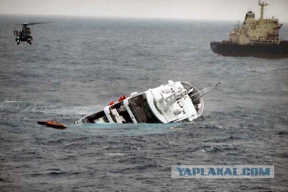 Беженцы плывут