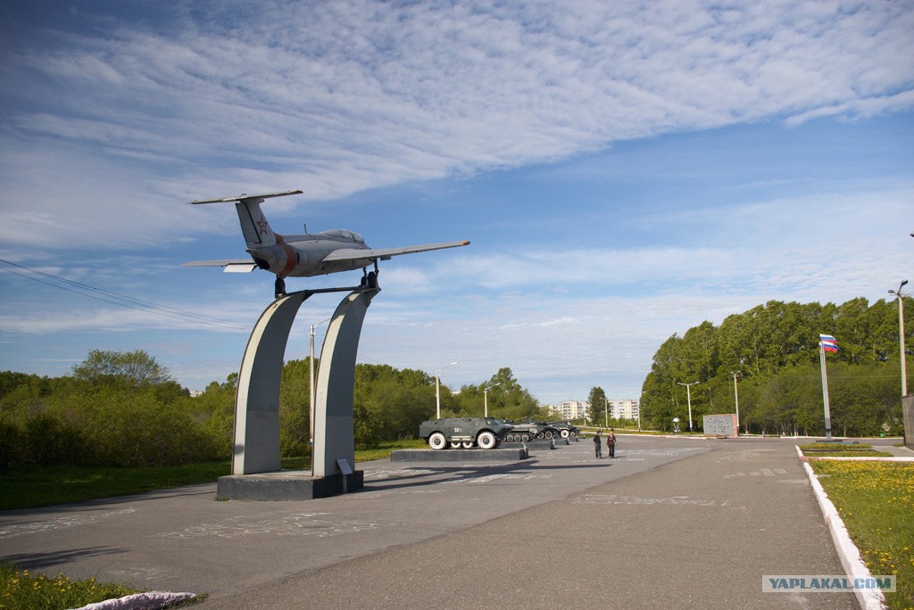 Мониторинг прокопьевск. Аллея героев прокопьевск. прокопьевск тырган аллея героев. аллея героев прокопьевск танки. парк победы прокопьевск.