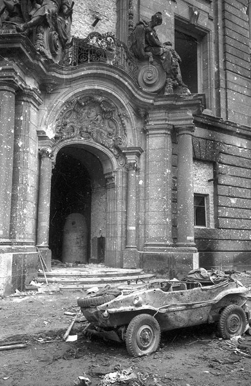 Фотограф Евгений Халдей