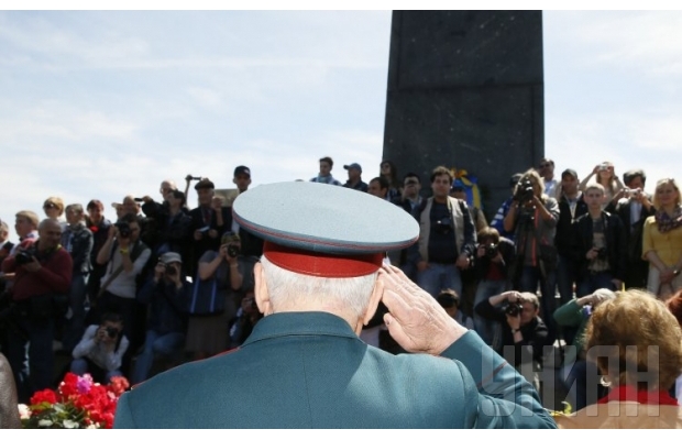 Как в Киеве отметили День Победы: фоторепортаж