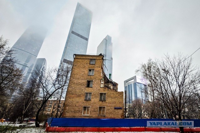 Напротив «Сити» в Москве сносят микрорайон пятиэтажек Камушки
