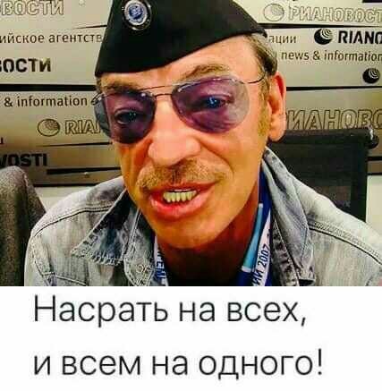 Никогда не было и вот опять. Припаркованный Mercedes Боярского перекрыл тротуар на мосту в Петербурге
