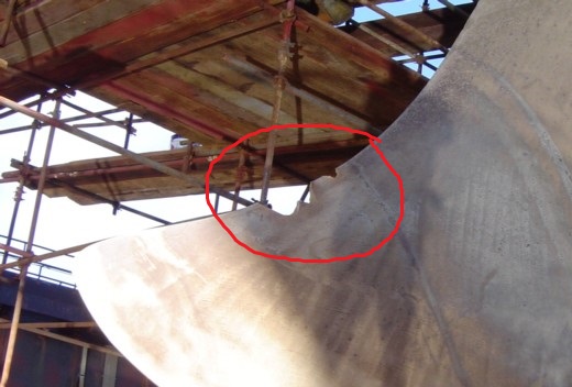 Танкер перекрыл проход через Суэцкий канал