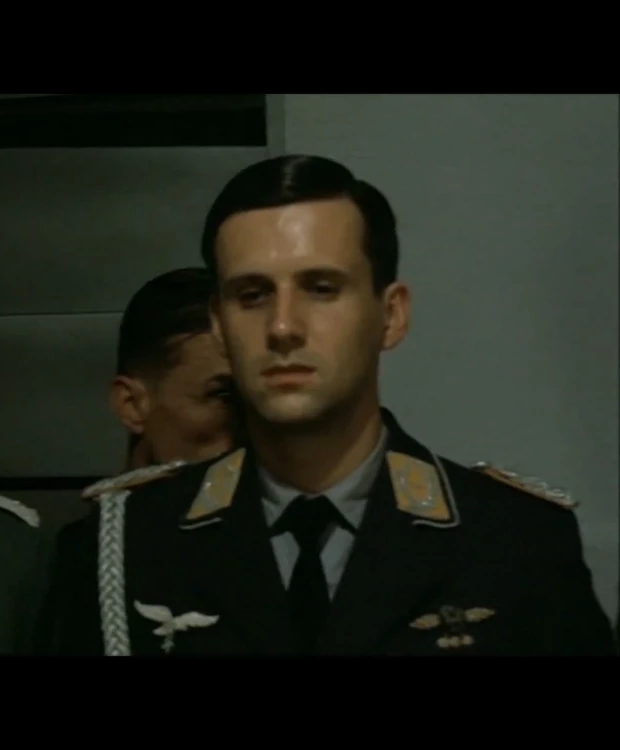 Персонажи и их реальные прототипы в фильме "Бункер" 2004 года.
