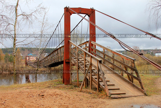 Сегодня в Тарусе упал мост, который построили год назад
