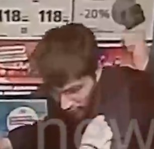 «Я вас резать буду» - кричал вор и избил сотрудниц магазина и ГБР в Екатеринбурге