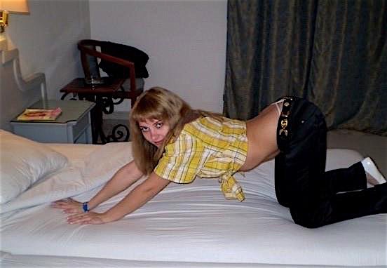Давай я тебя ещё вот в этой позе сфоткаю