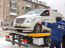 Берлога из старого грузовика
