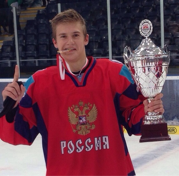 Клим Костин хоккеист