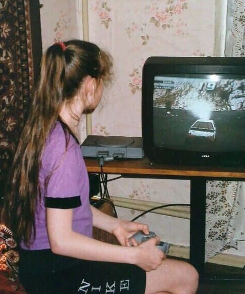 Домашняя игровая атмосфера 90-х