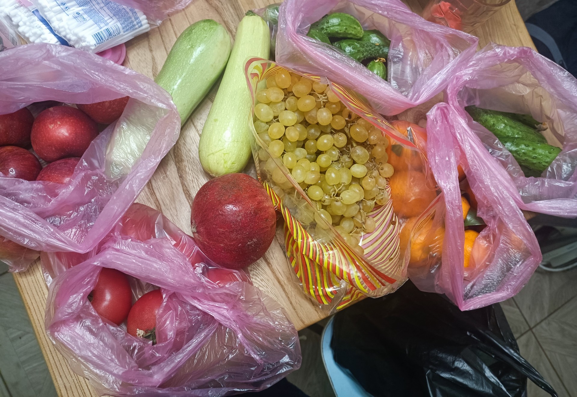 Самый дешевый бензин в мине. Самый дешевый 1500. Индийская машина tata nano. Смартфоны сенсорный за 1000 рублей. Маленький сенсорный телефон.