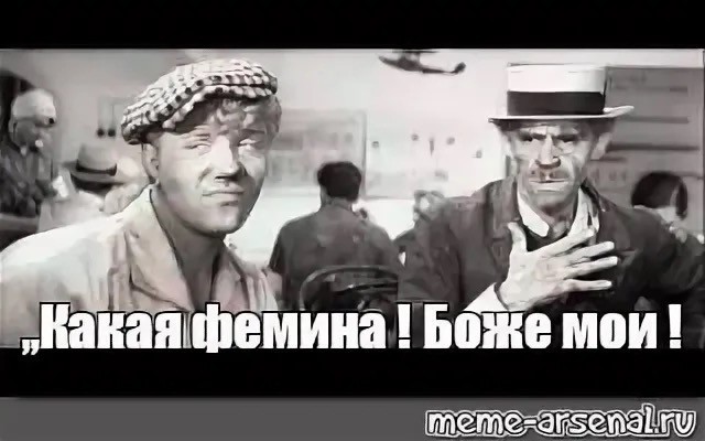 Модель в красном бикини