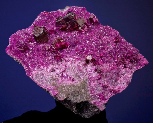 Удивительные минералы