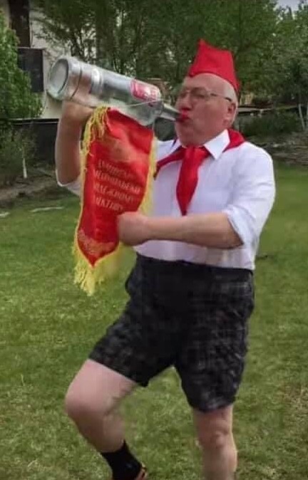 С Днём Пионера!