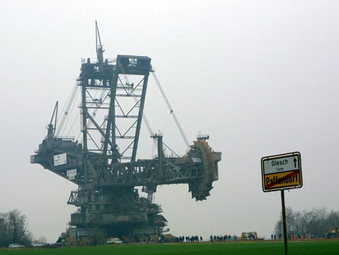 Тракторы, эксковаторы, грузовики