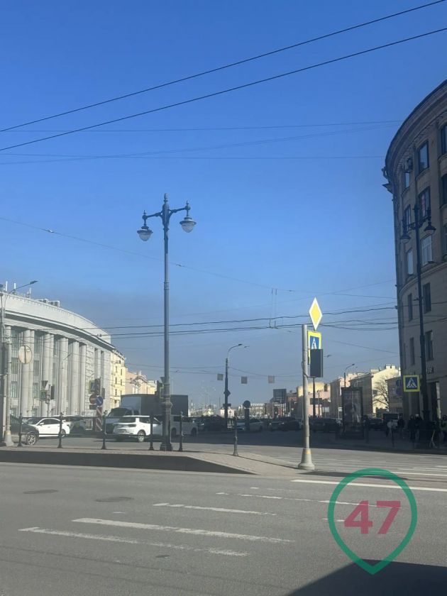 В Петербурге вдруг чернеет небо