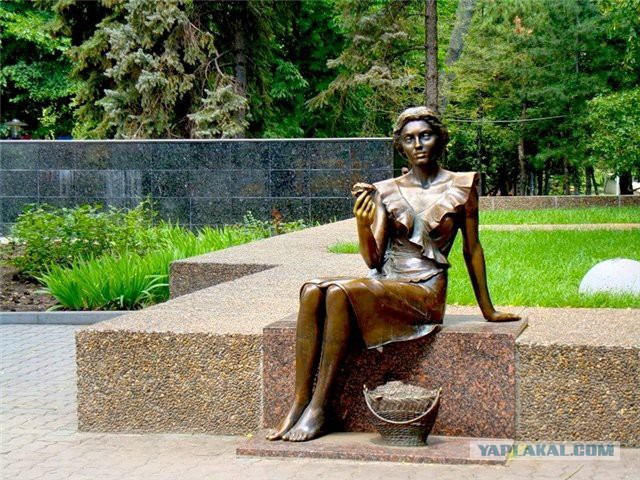 Девушка и котэ