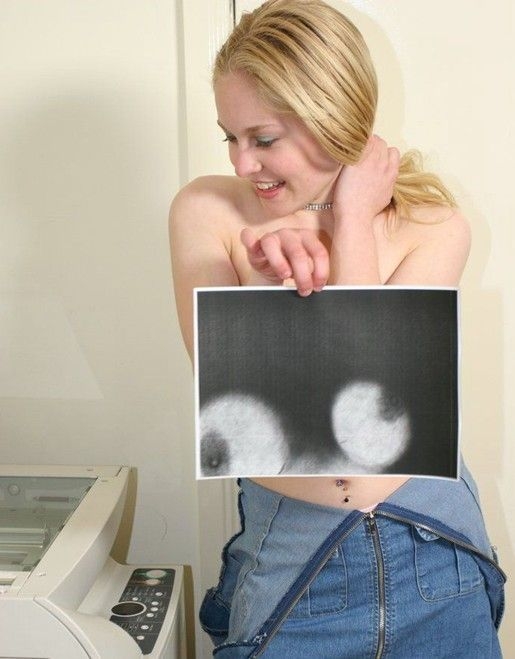 Девушки, которым скучно на работе