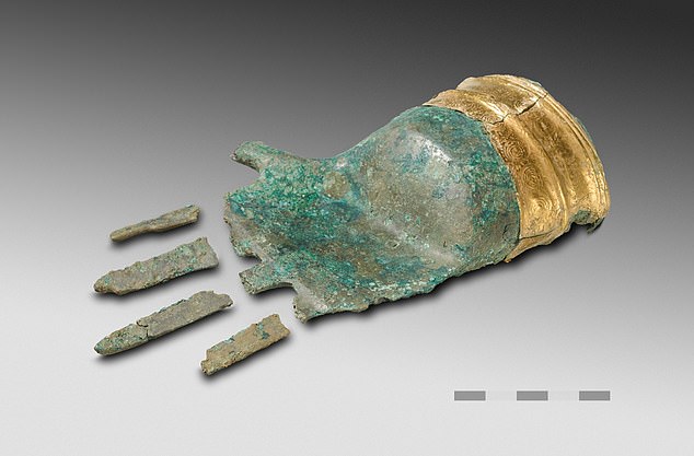 "Никогда ничего подобного не видели": в Швейцарии нашли 3500-летнюю бронзовую руку