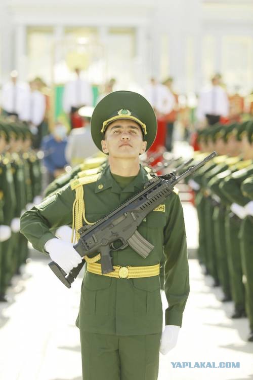 Светоч нации готовится к обороне Туркменистана от ИГИЛ
