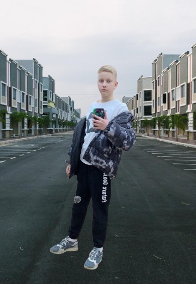 Есть мастера по фотошоп?