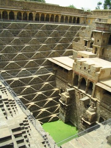 Колодец Chand Baori в Индии (26 фото)