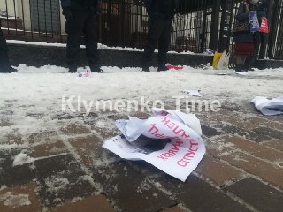 В Киеве патриоты напали на митинг в защиту Навального
