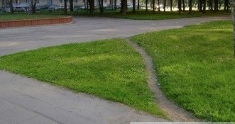 К этому магазину не зарастет народная тропа