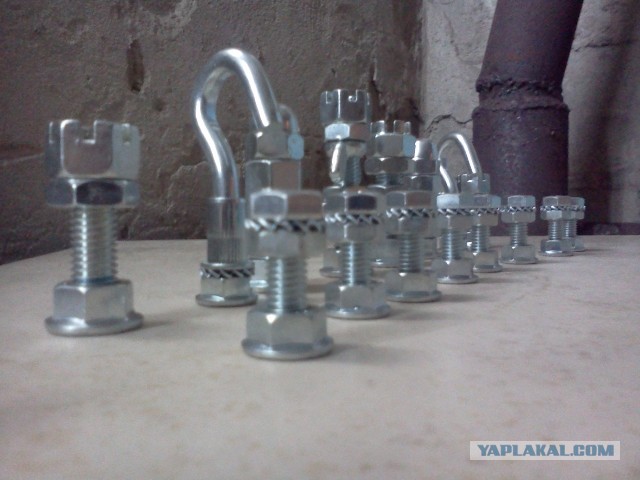 Шахматы из стекла и металла