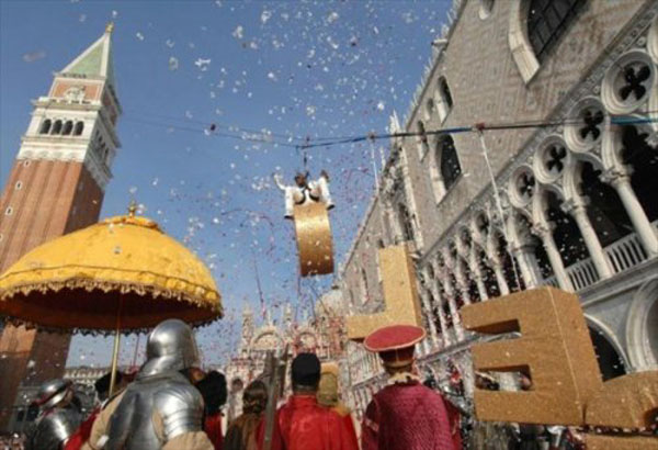 Ежегодный карнавал в Венеции