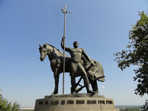 Памятники, которые иначе воспринимаются народом