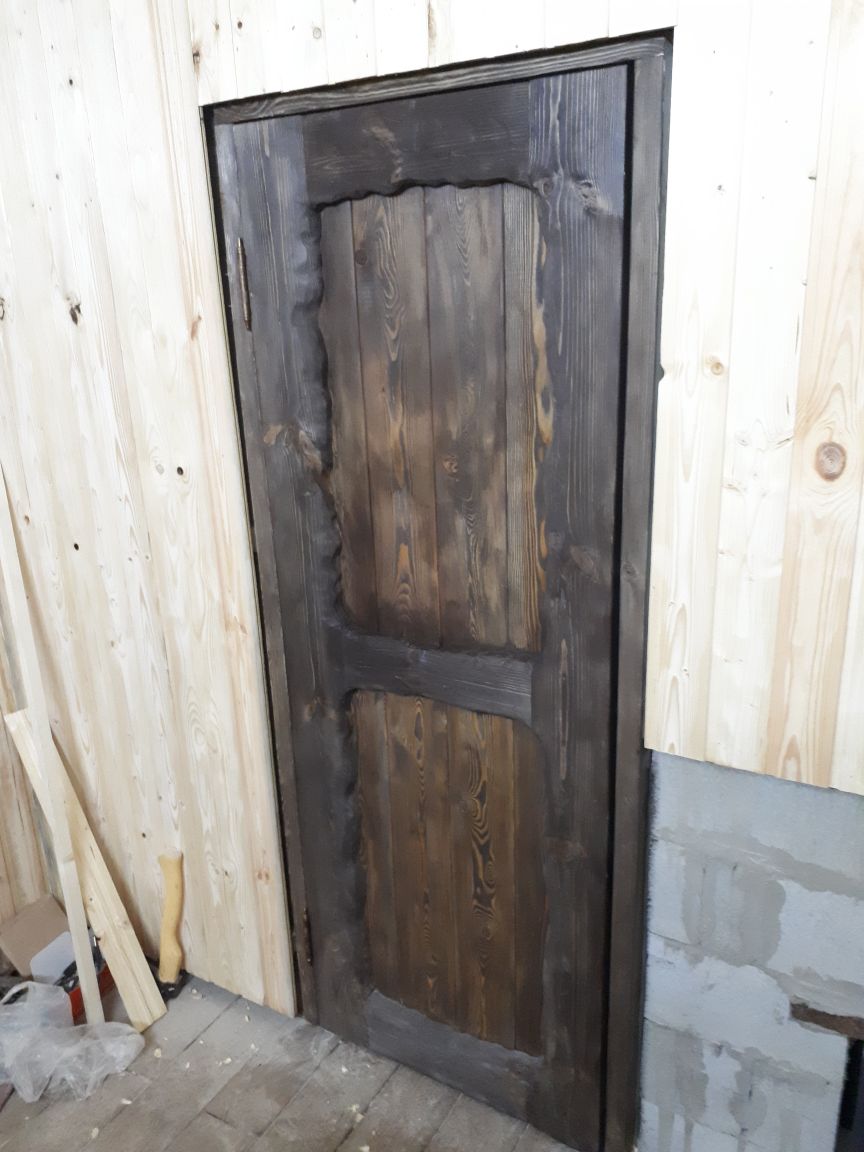 Самодельный дверной. Самодельная металлическая дверь. Дверь из досок. Самодельная деревянная дверь. Межкомнатные двери из досок.