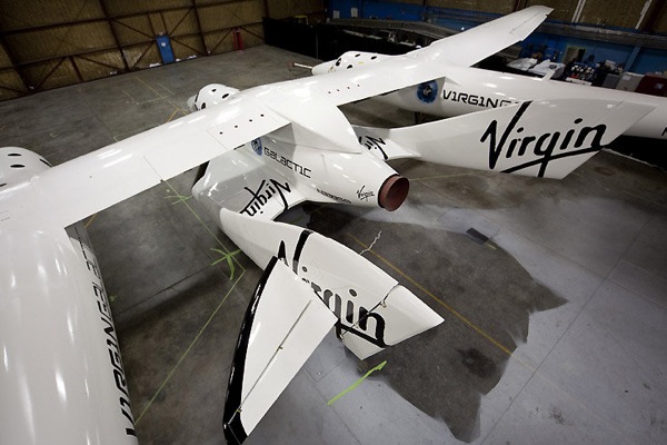 SpaceShipTwo первый раз взлетел