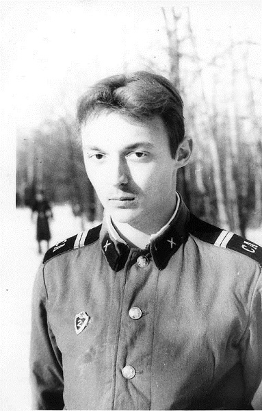А давайте в честь праздника, выкладывать свои армейские фотки уважаемые яповцы